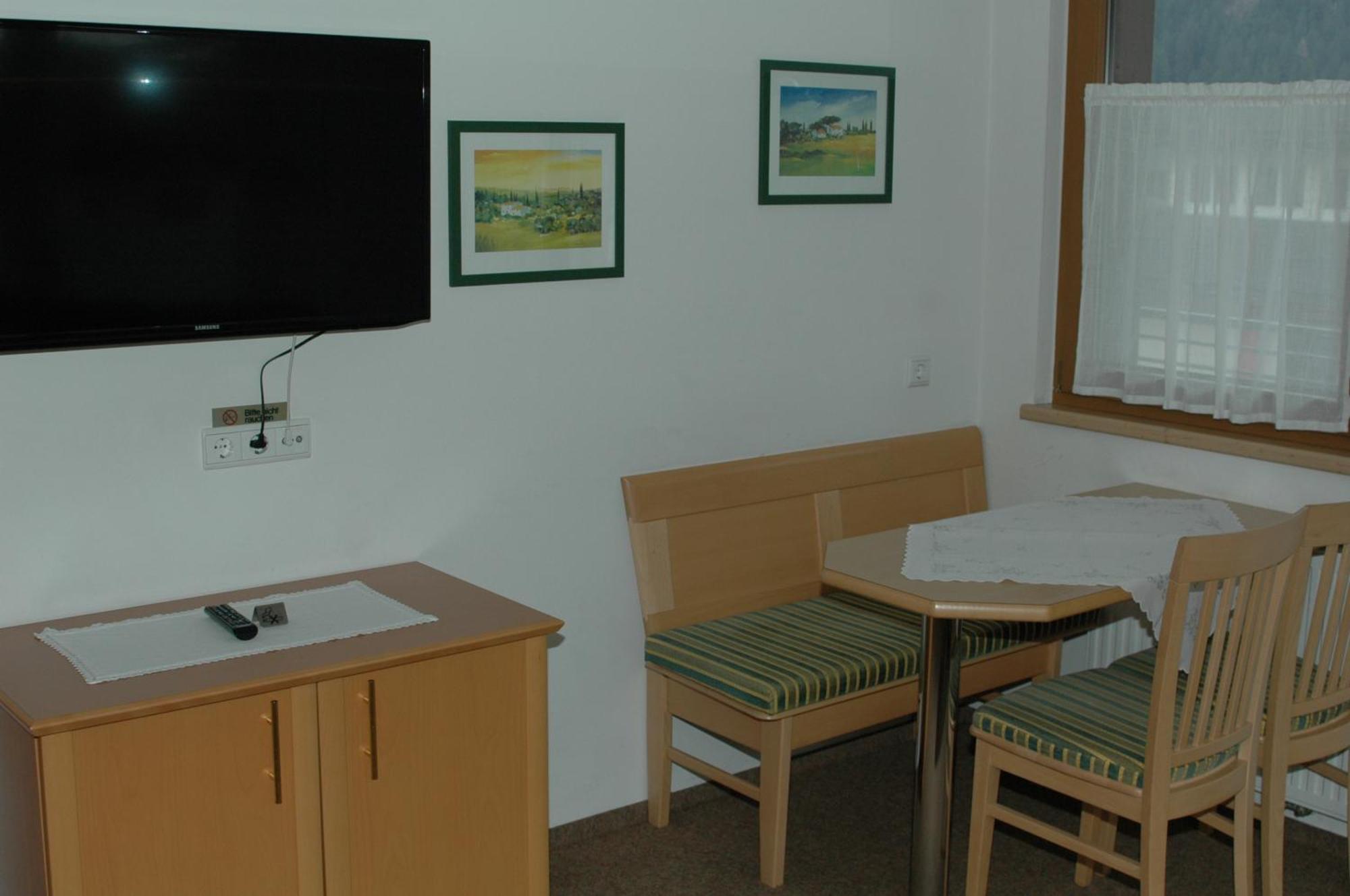 Hotel Garni Jennewein Mayrhofen Luaran gambar